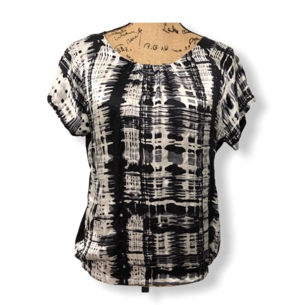 {Chico’s} Silk Abstract Gathered Tee